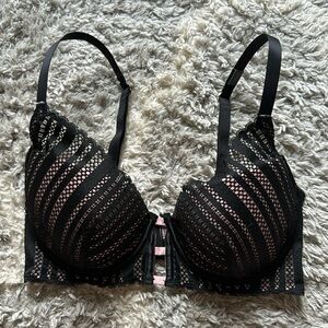 NWT Victoria’s Secret Lined Plunge Bra